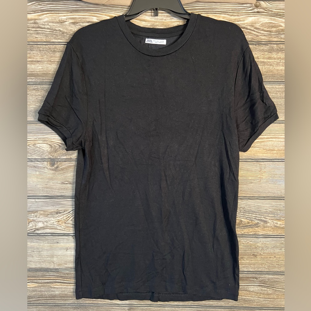 Zara Mens Size Large Light Weight Sweater Tshirt Black
